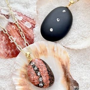 Stunning 925s sterling silver crystal adorned natural stone